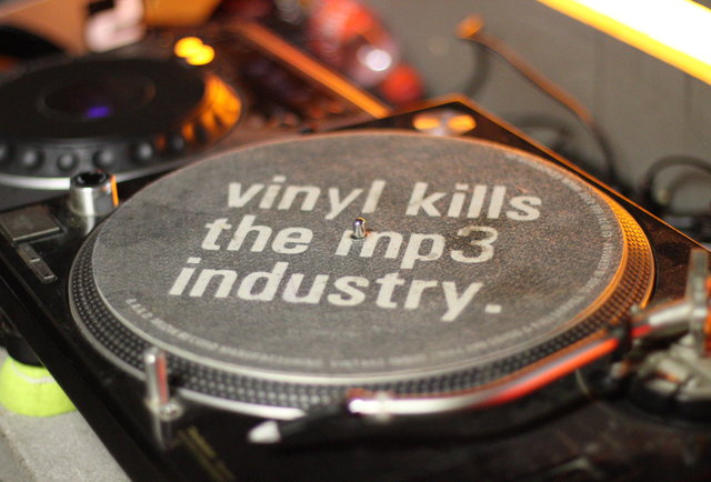 4 Reasons Why Vinyl Is Better Than MP3